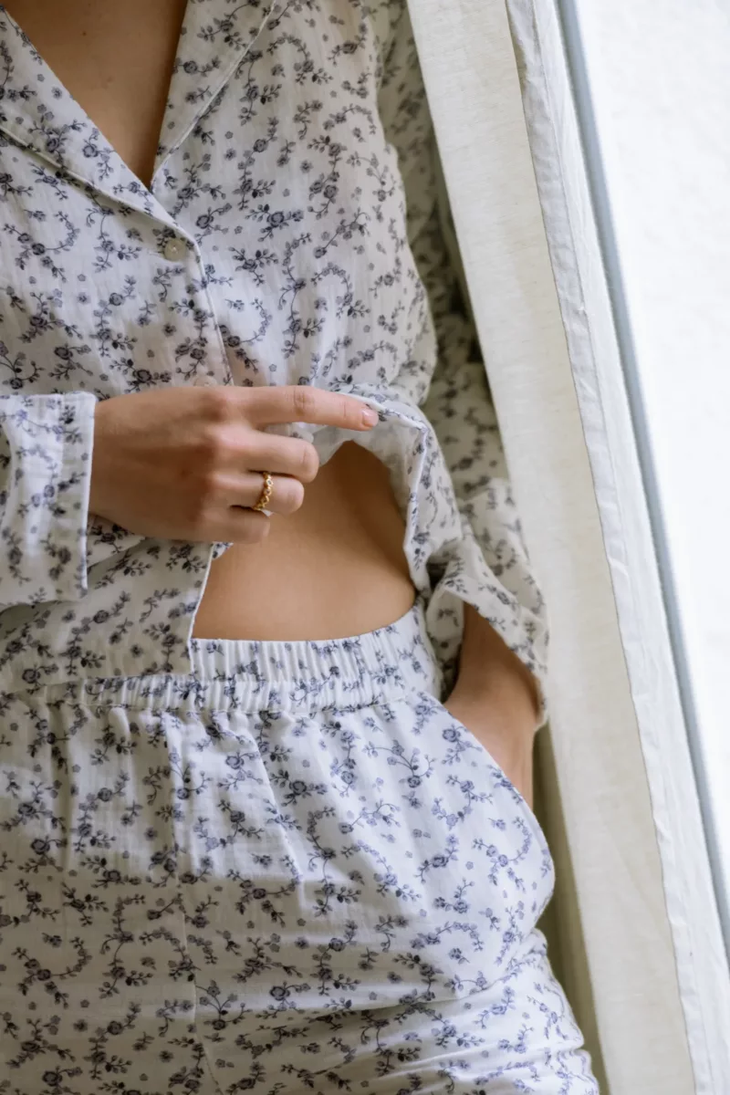 Pantalon femme gaze de coton motifs fleurs