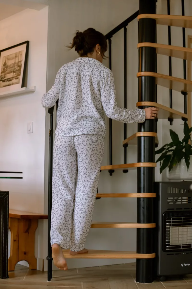 Pantalon femme gaze de coton motifs fleurs
