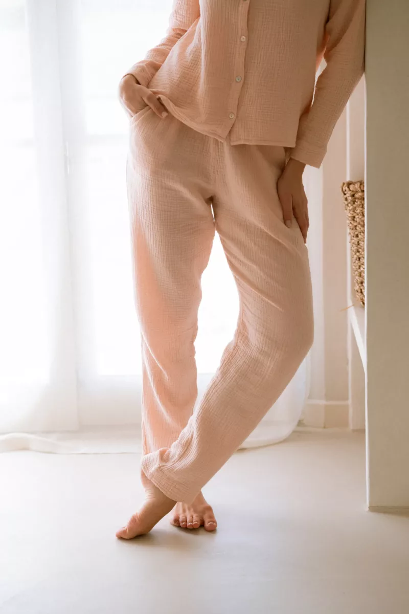 PANTALON DE PYJAMA FEMME EN GAZE DE COTON BIO ROSE POUDRE