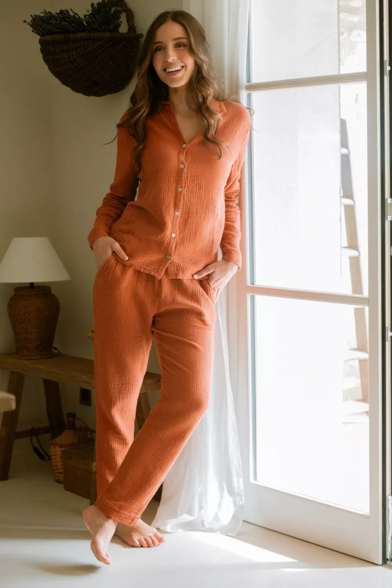 ENSEMBLE DE PYJAMA FEMME FLORA EN GAZE DE COTON BIO TERACOTTA